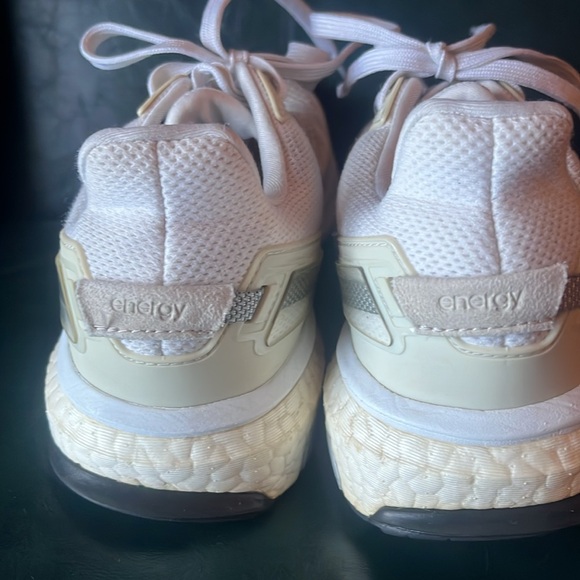 Women’s Adidas EnergyBoost - Picture 3 of 6
